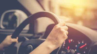 Dar sokaklar, sıkışık otoparklar ve yoğun trafik… Pek çok sürücü