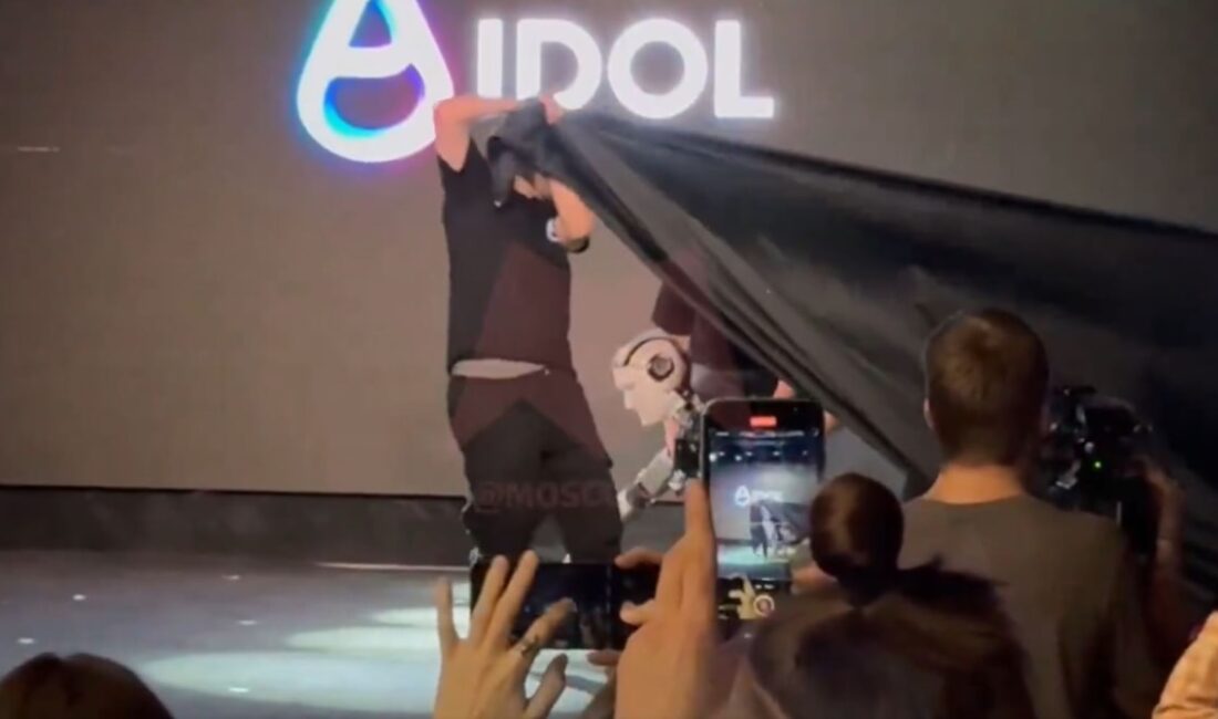 Rusya’nın ilk yapay zekâlı robotu tanıtımı sırasında tüm dünyaya rezil