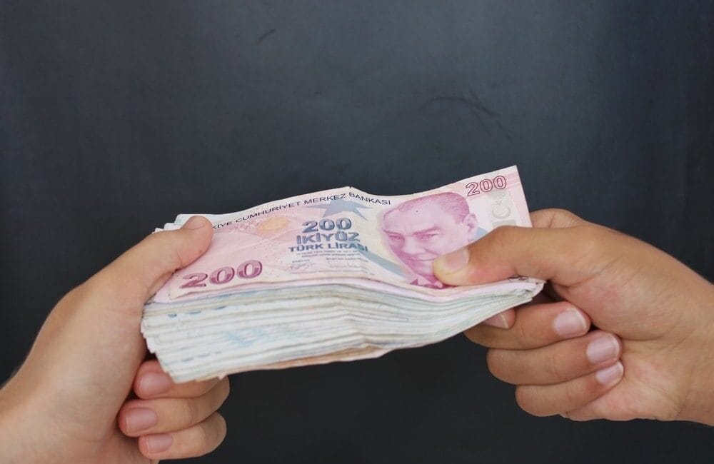 Bedelli askerlik yeni yılda kaç lira olacak? İlk rakam ortaya çıktı Yeni yıl yaklaşırken memur maaşlarına yapılacak zam oranı kadar bedelli