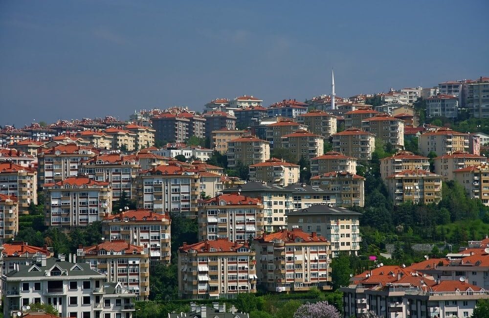 Milyonlarca konut ve işyerini ilgilendiren “Tesis Yönetim Yasası” Meclis’e sunuldu.