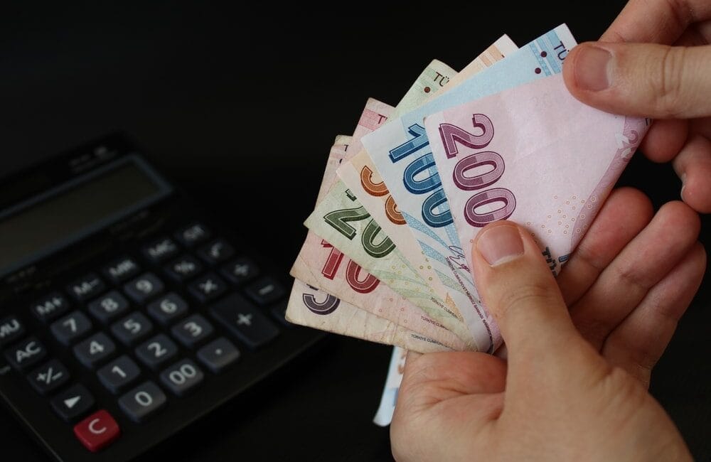 Türkiye Cumhuriyet Merkez Bankası'nın (TCMB) yeni enflasyon tahminini açıklamasının ardından
