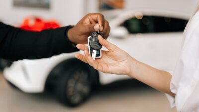 Otomobil fiyatlarında yıl sonuna doğru oluşan kampanyalar, araç almak isteyenlerin