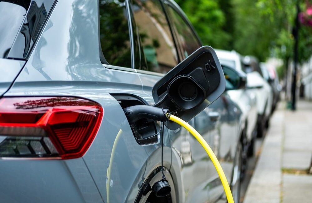 Türkiye’de en çok satılan elektrikli otomobil modelleri Türkiye’de elektrikli araçlara olan yönelim günden güne artış gösteriyor. Satışlar