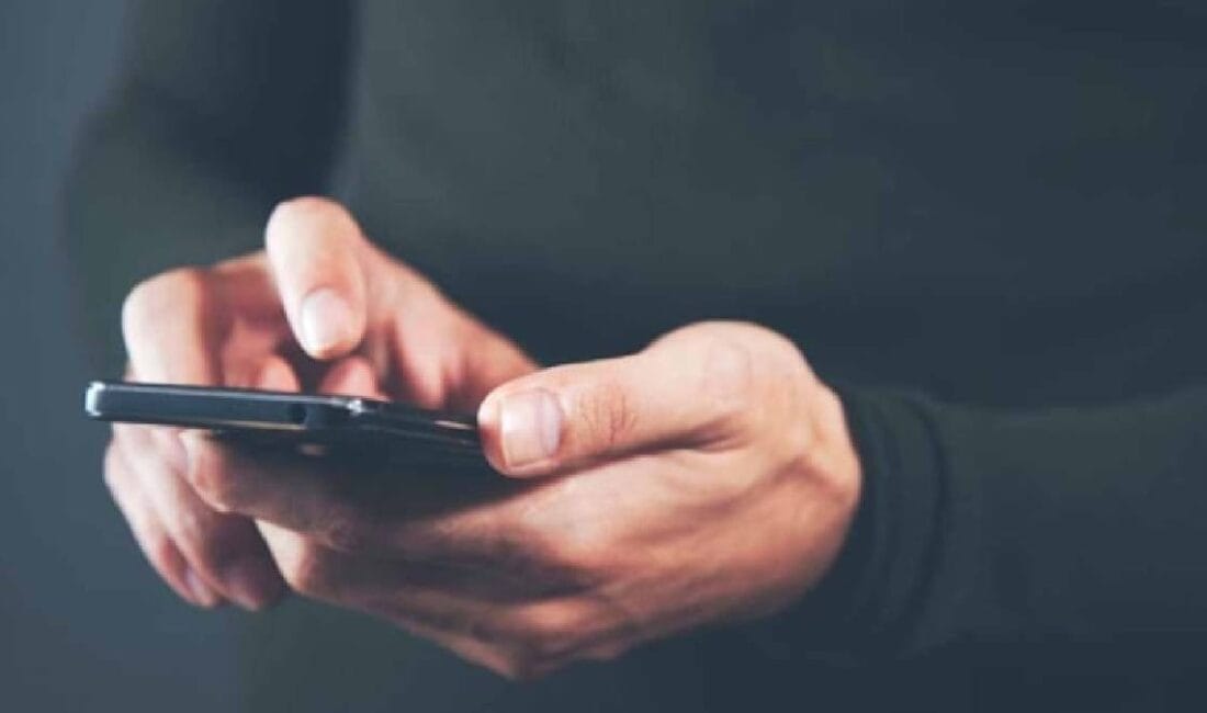 Herkesin telefonunda var: Her gün kullandığımız 8 tehlikeli uygulama açıklandı Akıllı telefonlar hayatımızın ayrılmaz bir parçası haline geldi, ancak her