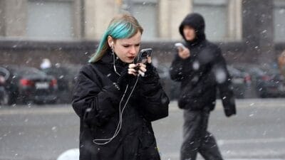 Hava sıcaklıklarının düşmesiyle birlikte birçok kişi telefonlarının donduğunu, geç tepki