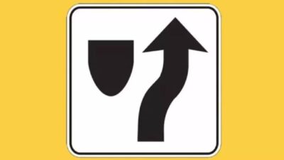 Ukrayna’da yollara yerleştirilmeye başlanan yeni bir trafik levhası sürücülerin dikkatini