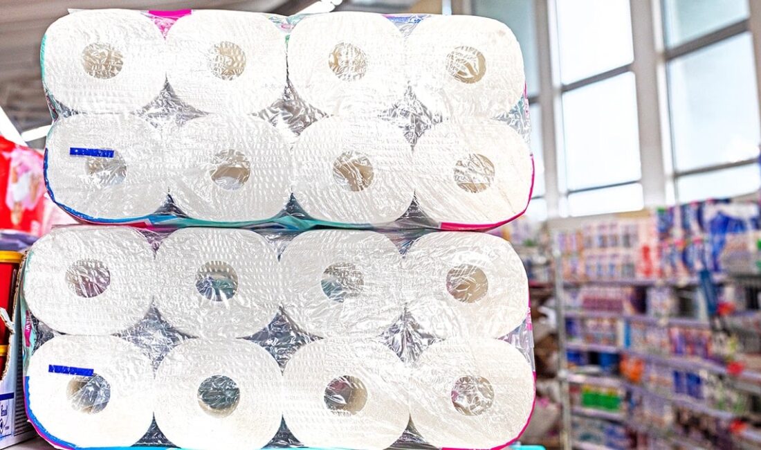 Marketten tuvalet kağıdı alacaklara önemli uyarı Uzmanlar, market raflarından tuvalet kağıdı alırken sadece fiyata bakılmaması gerektiğini
