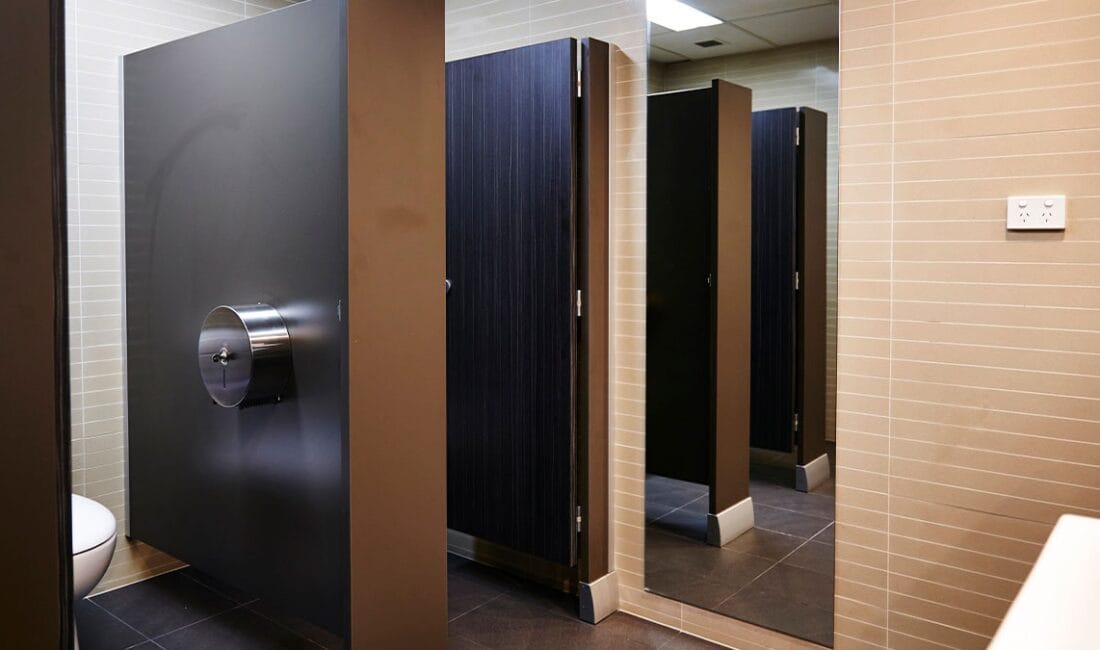 Almanya'da bir işçi, tuvalette geçirdiği uzun süreler nedeniyle işten çıkarıldı.