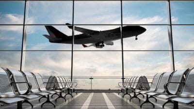 ABD’de hükümetin kapanması hava trafiğini vurdu. Maaşlarını alamayan kontrolörlerin işe