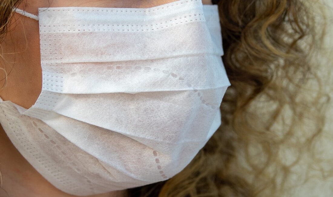 Birleşik Krallık’ta grip vakaları bir ay erken patladı, uzmanlar maske